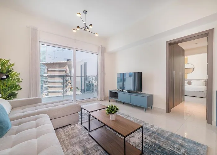 Elegant 1Br With Balcony & Views In Business Bay