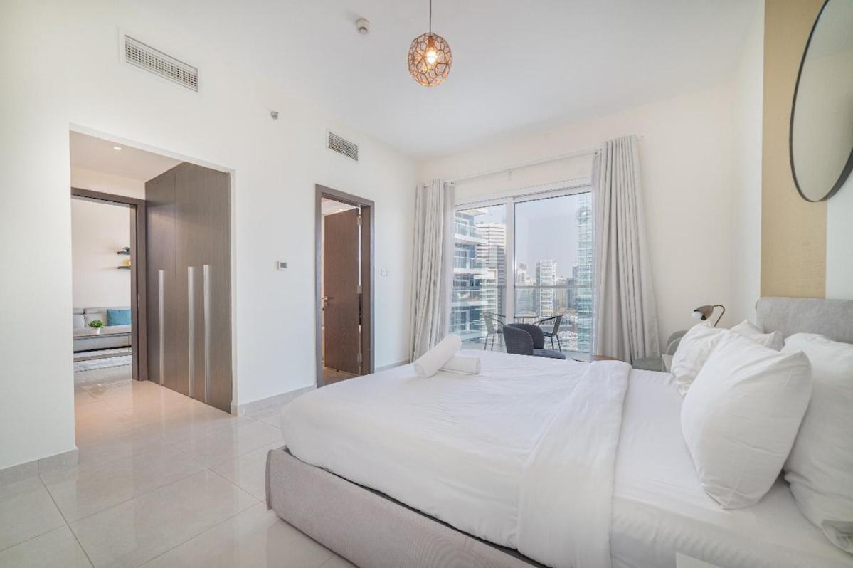 Apartment Elegant 1br With Balcony & Views In Business Bay *