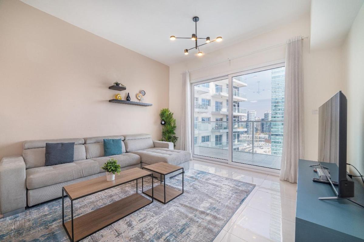 Elegant 1br With Balcony & Views In Business Bay