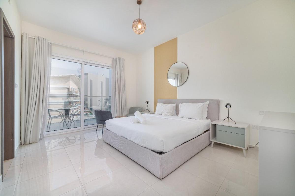 Elegant 1br With Balcony & Views In Business Bay Apartment Dubai